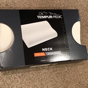 TEMPUR-PEDIC Neck Pillow - White